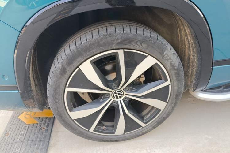 Used Volkswagen Tayron 2023 380TSI Four-Wheel Drive R-Line Pro Smart Edition Right Rear Wheel Hub