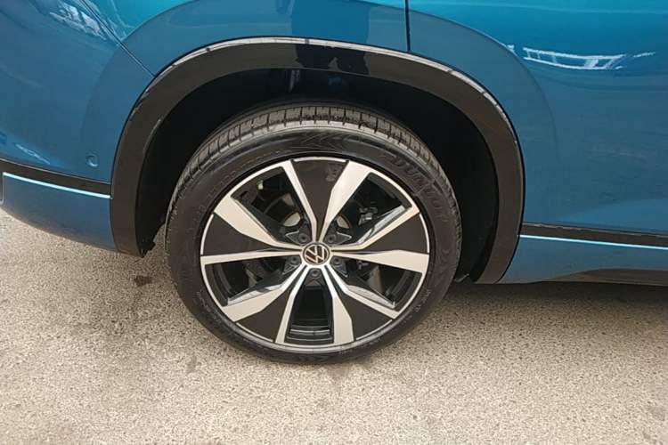 Used Volkswagen Tayron 2023 380TSI Four-Wheel Drive R-Line Pro Smart Edition Right Rear Wheel Hub