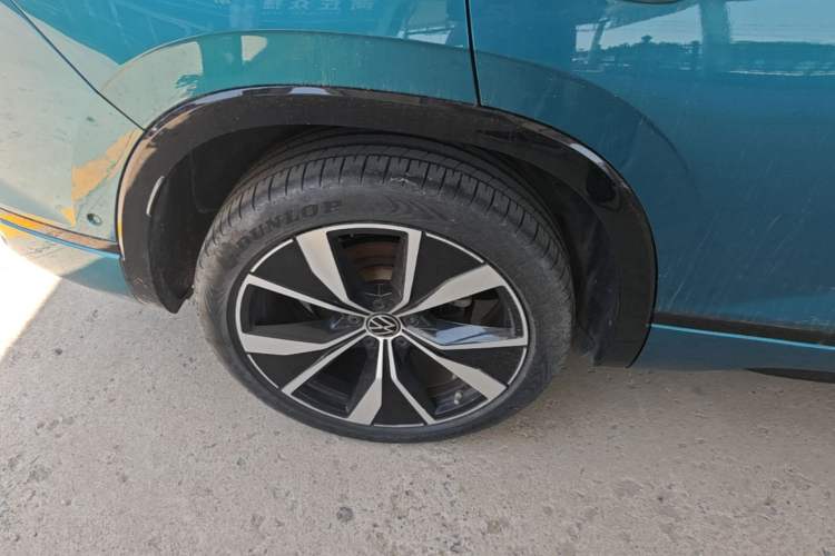 Used Volkswagen Tayron 2023 380TSI Four-Wheel Drive R-Line Pro Smart Edition Right Rear Wheel Hub