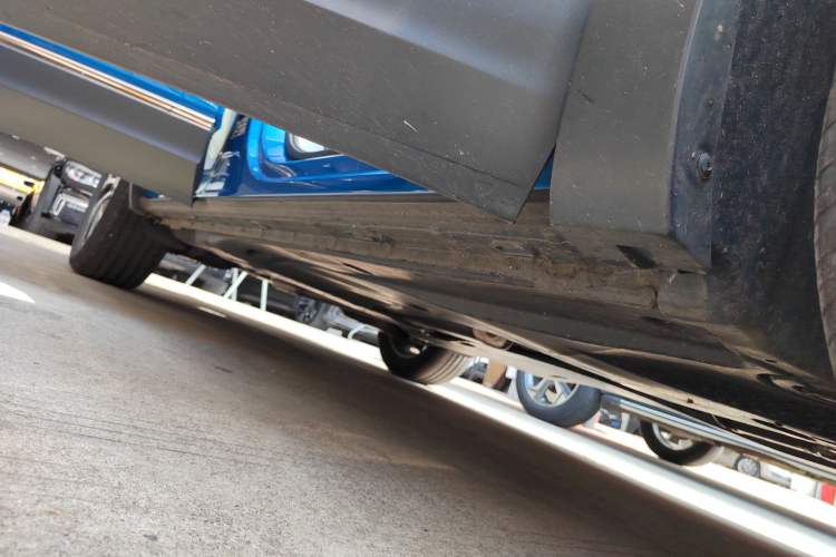 Used Volkswagen Tayron 2023 330TSI Two-Wheel-Drive Luxury Plus Advanced Version Right Side Sill