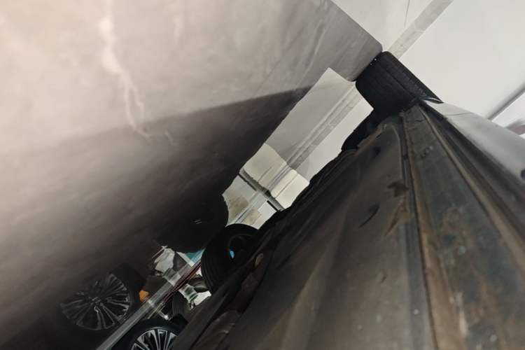 Used Volkswagen Tayron 2023 380TSI Four-Wheel Drive R-Line High-Energy Version Right Side Sill