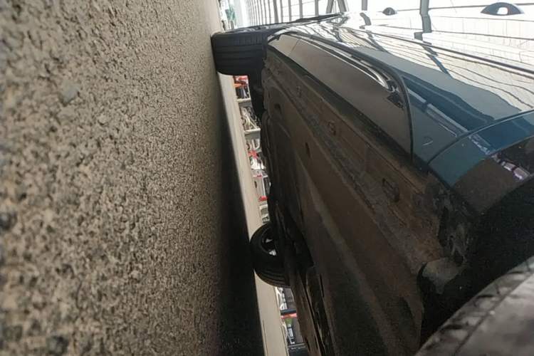 Used Volkswagen Tayron 2023 380TSI Four-Wheel Drive R-Line Pro Smart Edition Right Side Sill