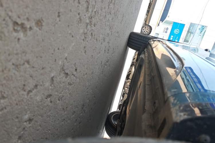 Used Volkswagen Tayron 2023 380TSI Four-Wheel Drive R-Line Pro Smart Edition Right Side Sill
