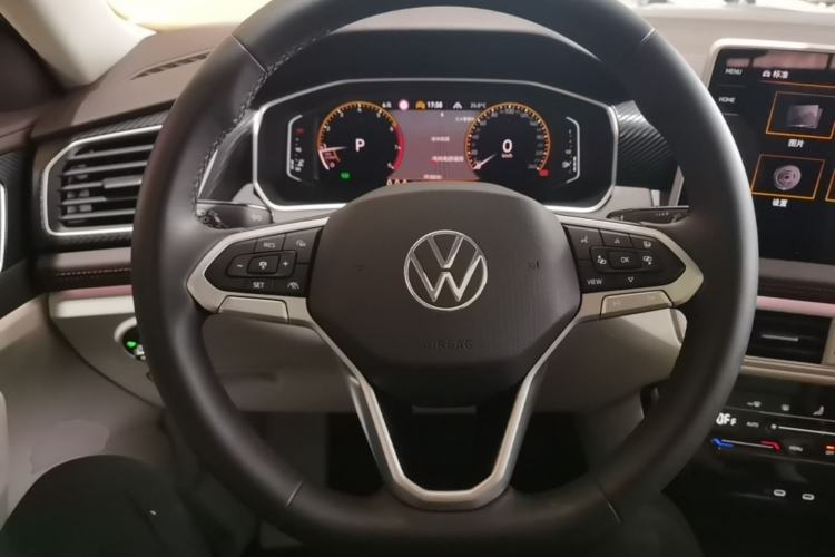 Used Volkswagen Tayron 2023 280TSI Two-Wheel-Drive Luxury Plus Advanced Version Steering Wheel