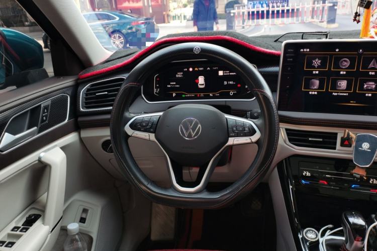 Used Volkswagen Tayron 2023 280TSI Two-Wheel-Drive Luxury Plus Advanced Version Steering Wheel
