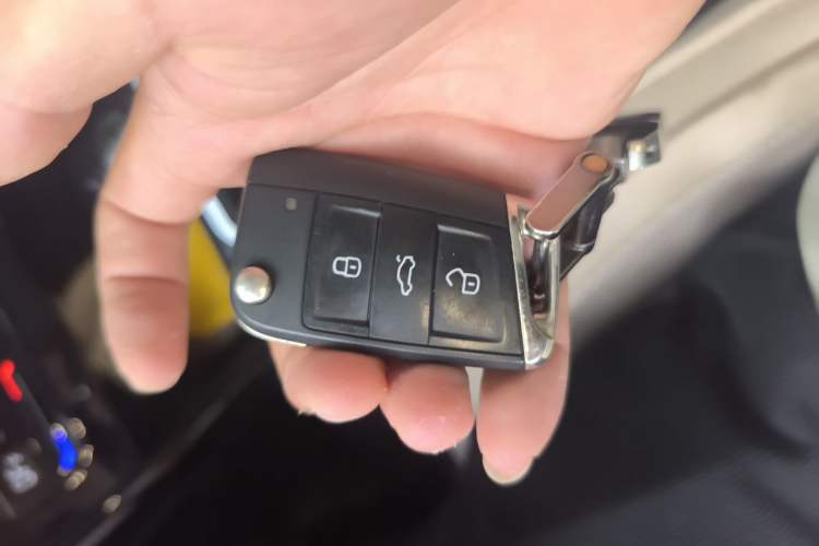 Used Volkswagen Tayron 2023 330TSI Two-Wheel-Drive R-Line High-Energy Version Vehicle Key