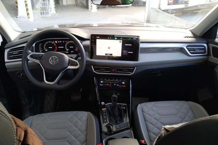 Used Volkswagen Tayron 2023 330TSI Two-Wheel-Drive R-Line High-Energy Version Interior 1