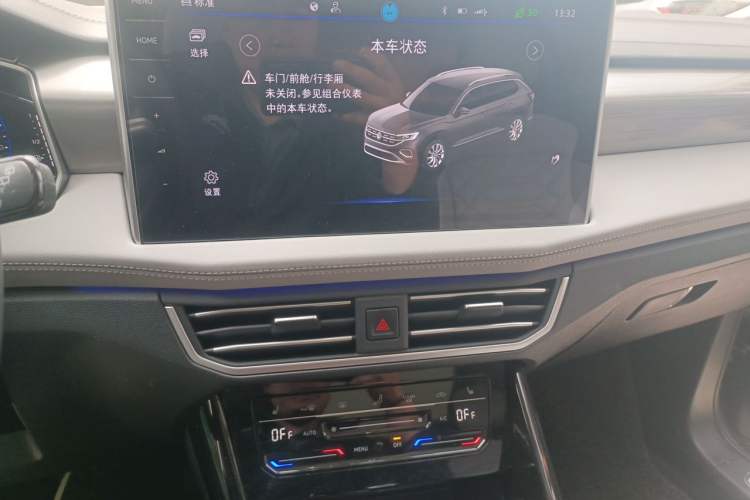 Used Volkswagen Tayron 2023 330TSI Two-Wheel-Drive R-Line High-Energy Version Audio And AC Panel