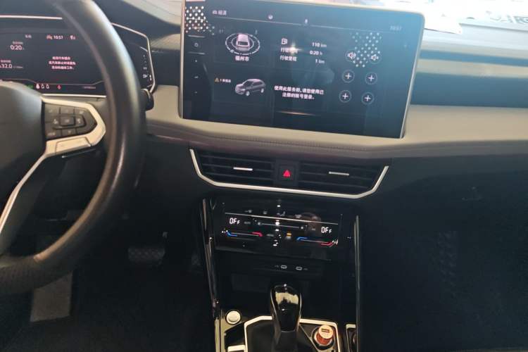Used Volkswagen Tayron 2023 330TSI Two-Wheel-Drive Luxury Plus Advanced Version Audio And AC Panel