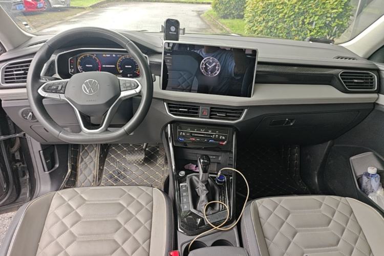 Used Volkswagen Tayron 2023 330TSI Two-Wheel-Drive Luxury Plus Advanced Version Center Console