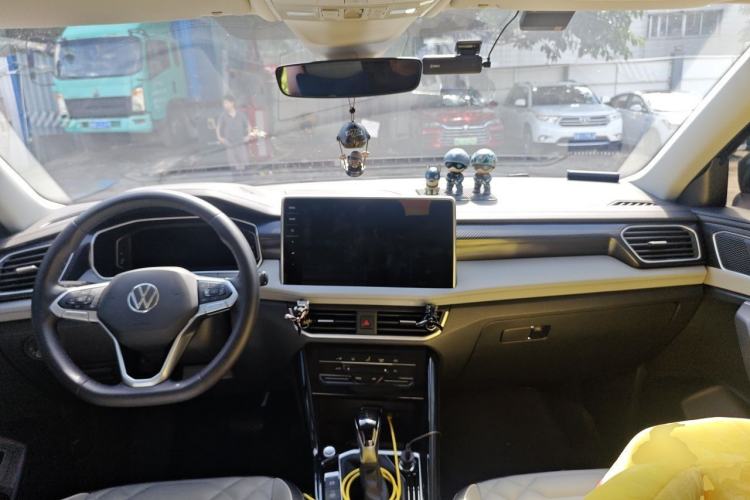 Used Volkswagen Tayron 2023 330TSI Two-Wheel-Drive Luxury Plus Advanced Version Center Console