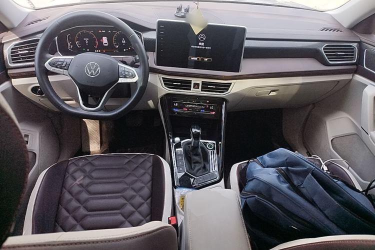 Used Volkswagen Tayron  Center Console
