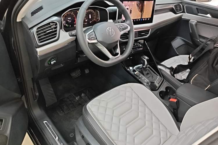 Used Volkswagen Tayron 2023 280TSI Two-Wheel-Drive Luxury Plus Advanced Version Center Console