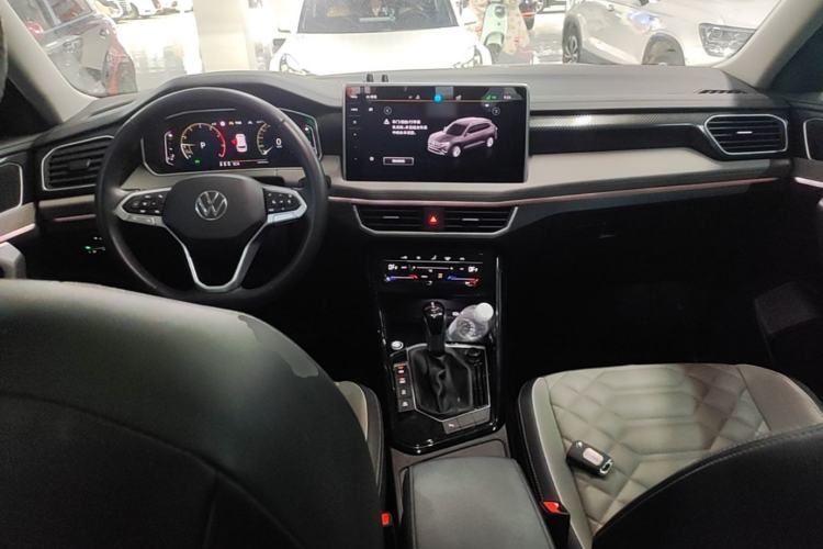 Used Volkswagen Tayron 2023 330TSI Two-Wheel-Drive Luxury Plus Advanced Version Center Console