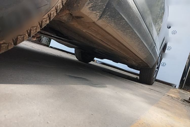 Used Volkswagen Tayron  Chassis Front Left