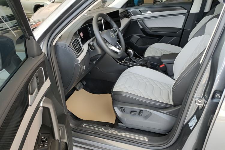 Used Volkswagen Tayron 2023 300TSI Two-Wheel-Drive Luxury Plus Advanced Edition Driver Seat