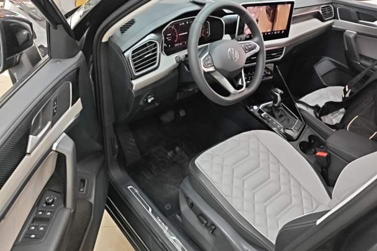 Used Volkswagen Tayron 2023 280TSI Two-Wheel-Drive Luxury Plus Advanced Version Driver Seat