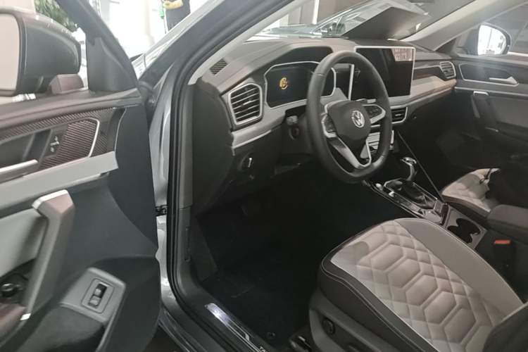 Used Volkswagen Tayron 2023 330TSI Two-Wheel-Drive Luxury Plus Advanced Version Driver Seat