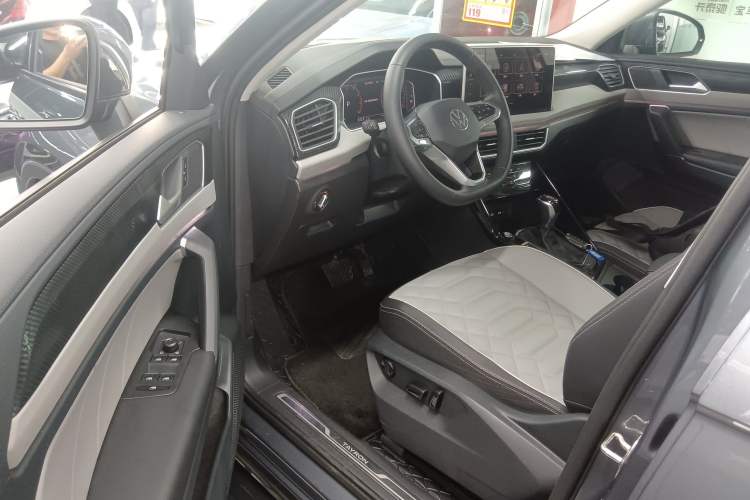 Used Volkswagen Tayron 2023 330TSI Two-Wheel-Drive Luxury Plus Advanced Version Driver Seat