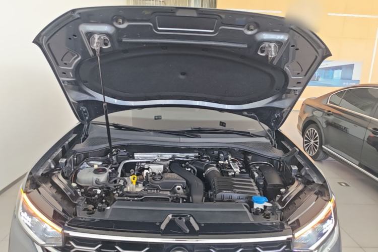 Used Volkswagen Tayron 2023 300TSI Two-Wheel-Drive Luxury Plus Advanced Edition Engine Bay