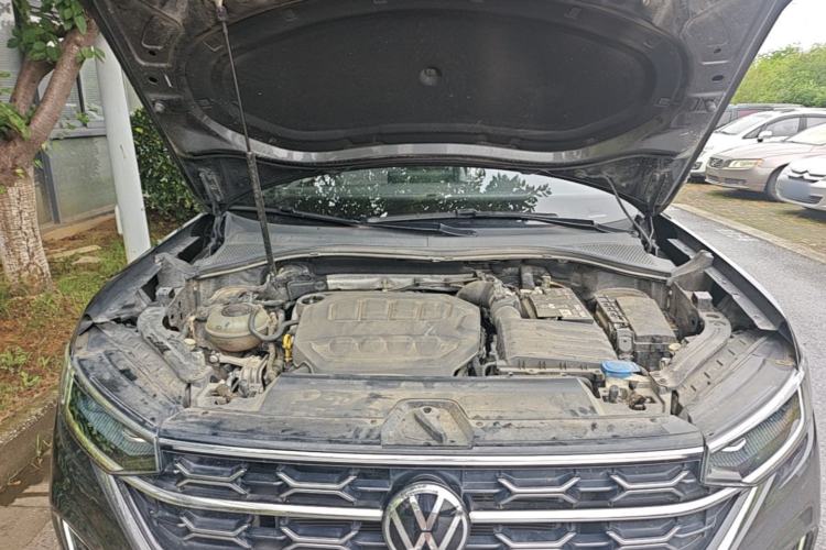 Used Volkswagen Tayron 2023 330TSI Two-Wheel-Drive Luxury Plus Advanced Version Engine Bay