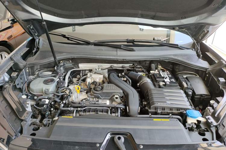 Used Volkswagen Tayron 2023 300TSI Two-Wheel-Drive Luxury Plus Advanced Edition Engine Bay