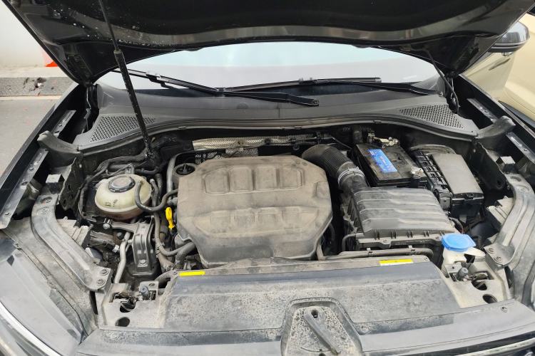 Used Volkswagen Tayron 2023 Revised Version 380TSI All-Wheel Drive R-Line High-Energy Edition Engine Bay