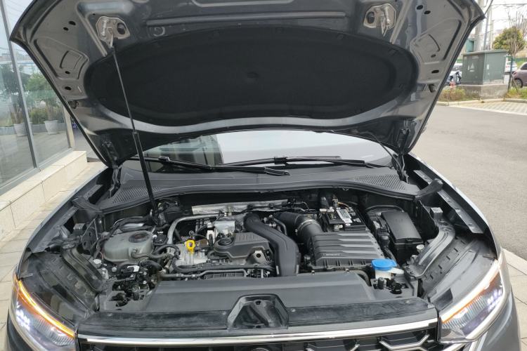 Used Volkswagen Tayron 2023 300TSI Two-Wheel-Drive Luxury Plus Advanced Edition Engine Bay