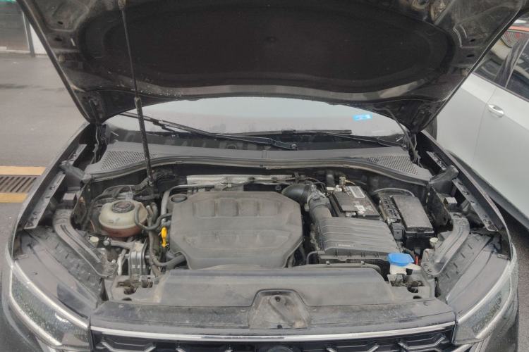 Used Volkswagen Tayron 2023 330TSI Two-Wheel-Drive Luxury Plus Advanced Version Engine Bay