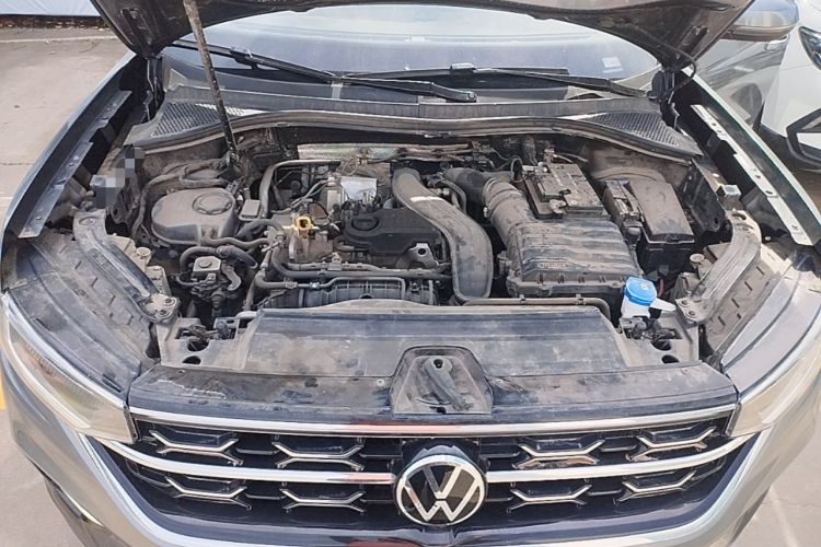 Used Volkswagen Tayron  Engine Bay