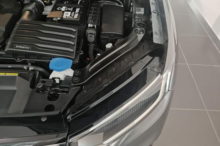 Used Volkswagen Tayron 2023 330TSI Two-Wheel-Drive Luxury Plus Advanced Version Engine Bay Left