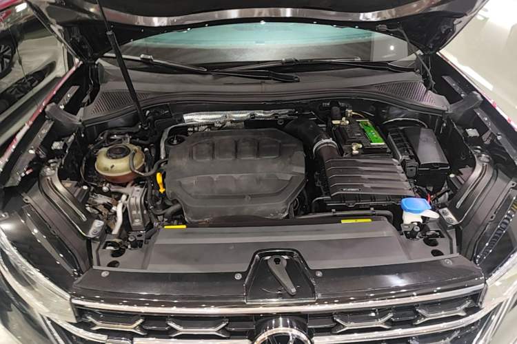 Used Volkswagen Tayron 2023 Revised Version 380TSI All-Wheel Drive R-Line High-Energy Edition Engine Bay