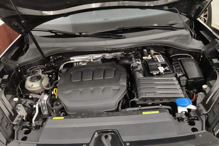 Used Volkswagen Tayron 2023 330TSI Two-Wheel-Drive Luxury Plus Advanced Version Engine Bay