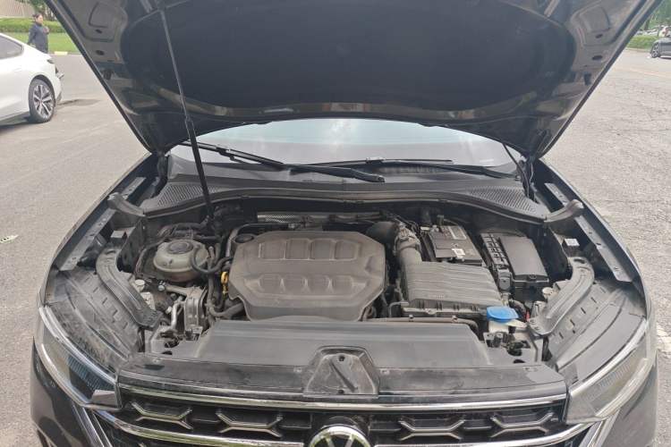 Used Volkswagen Tayron 2023 330TSI Two-Wheel-Drive Luxury Plus Advanced Version Engine Bay