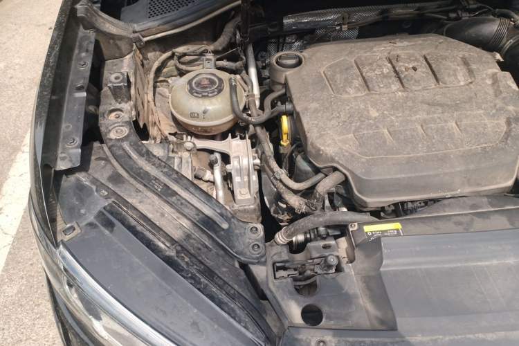 Used Volkswagen Tayron 2023 330TSI Two-Wheel-Drive R-Line High-Energy Version Engine Bay Right