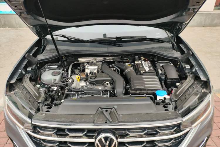 Used Volkswagen Tayron 2023 300TSI Two-Wheel-Drive Luxury Plus Advanced Edition Engine Bay