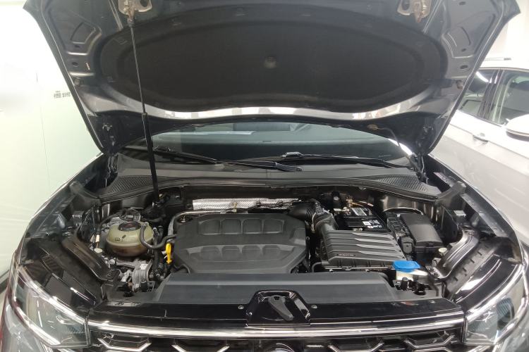 Used Volkswagen Tayron 2023 330TSI Two-Wheel-Drive Luxury Plus Advanced Version Engine Bay