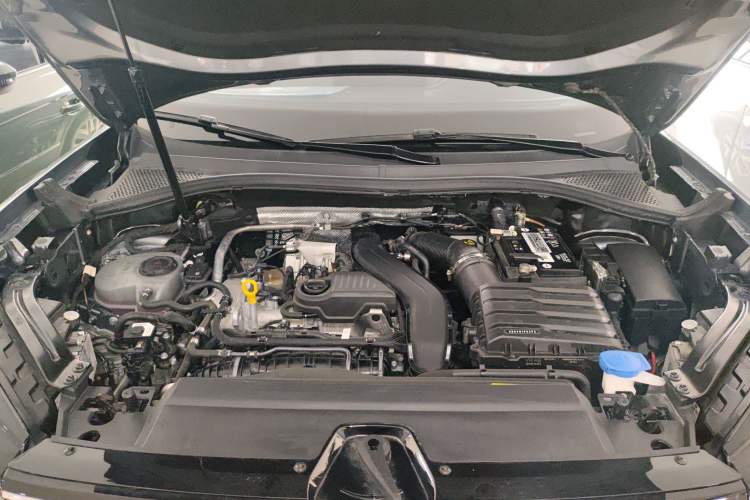 Used Volkswagen Tayron 2023 300TSI Two-Wheel-Drive Luxury Plus Advanced Edition Engine Bay