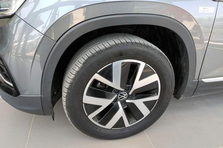 Used Volkswagen Tayron 2023 300TSI Two-Wheel-Drive Luxury Plus Advanced Edition Exterior 4