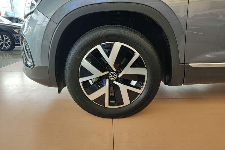 Used Volkswagen Tayron 2023 300TSI Two-Wheel-Drive Luxury Plus Advanced Edition Exterior 4