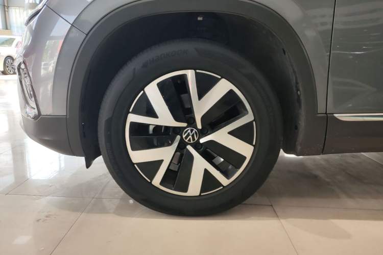 Used Volkswagen Tayron 2023 300TSI Two-Wheel-Drive Luxury Plus Advanced Edition Exterior 4