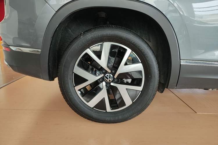 Used Volkswagen Tayron 2023 300TSI Two-Wheel-Drive Luxury Plus Advanced Edition Exterior 5