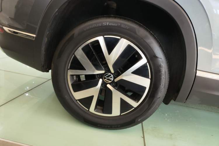 Used Volkswagen Tayron 2023 300TSI Two-Wheel-Drive Luxury Plus Advanced Edition Exterior 5