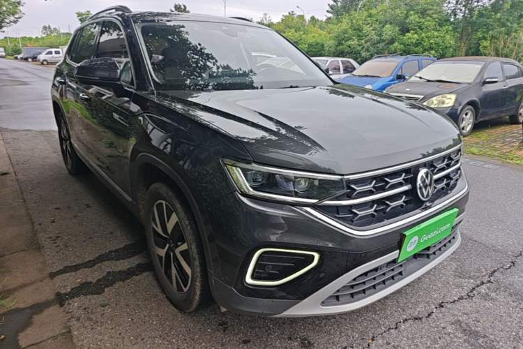 Used Volkswagen Tayron 2023 330TSI Two-Wheel-Drive Luxury Plus Advanced Version Front Right 45 Deg