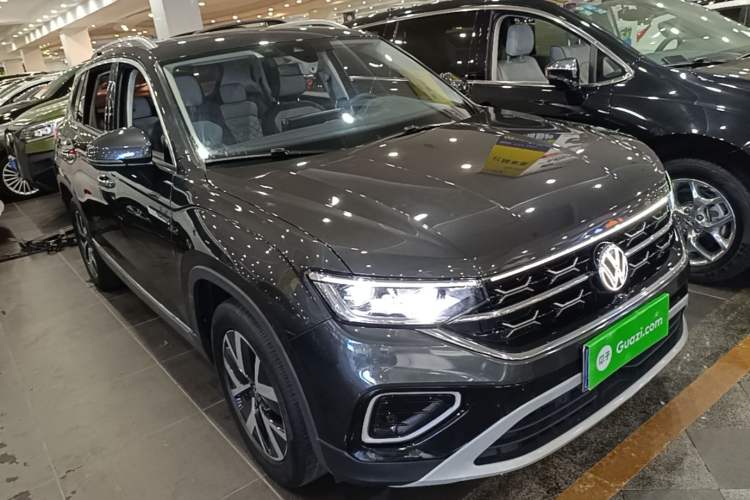 Used Volkswagen Tayron 2023 330TSI Two-Wheel-Drive Luxury Plus Advanced Version Front Right 45 Deg