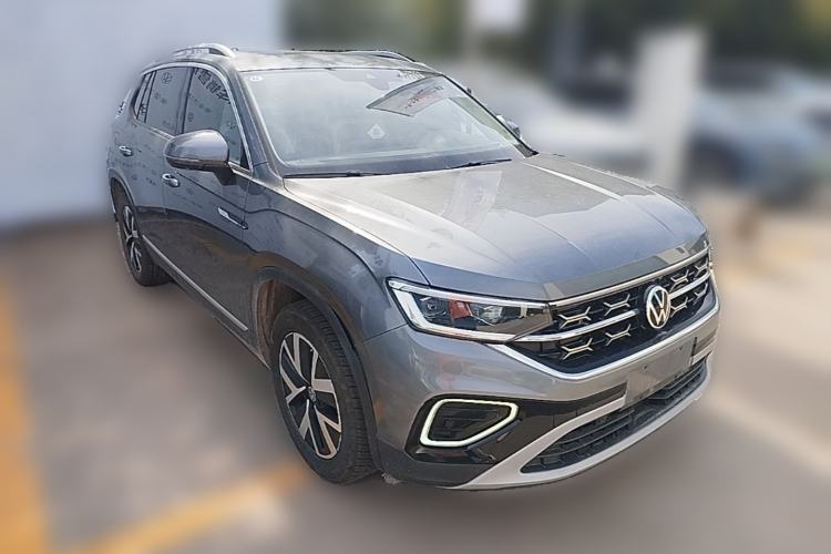 Used Volkswagen Tayron  Front Right 45 Deg
