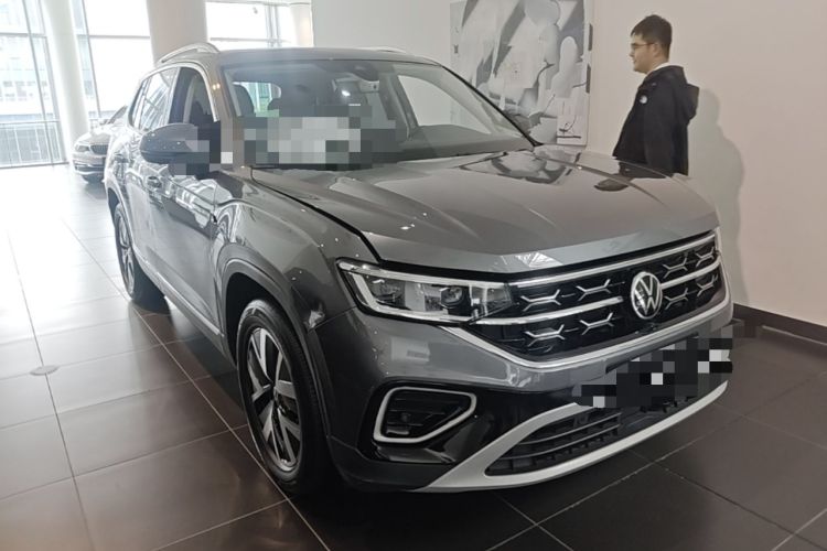 Used Volkswagen Tayron 2023 330TSI Two-Wheel-Drive Luxury Plus Advanced Version Front Right 45 Deg