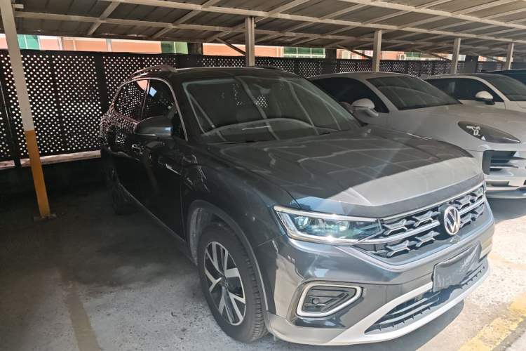 Used Volkswagen Tayron 2023 330TSI Two-Wheel-Drive Luxury Plus Advanced Version Front Right 45 Deg