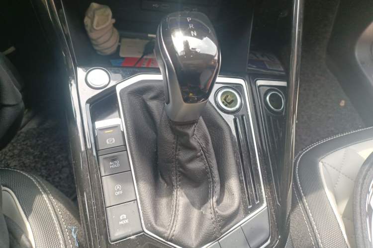 Used Volkswagen Tayron 2023 330TSI Two-Wheel-Drive R-Line High-Energy Version Gear Lever