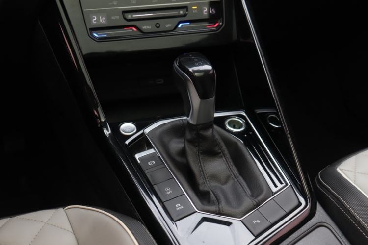 Used Volkswagen Tayron 2023 330TSI Two-Wheel-Drive Luxury Plus Advanced Version Gear Lever